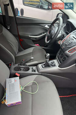 Хэтчбек Ford Focus 2013 в 