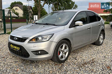 Хэтчбек Ford Focus 2011 в 