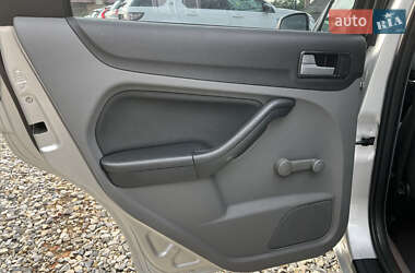Хэтчбек Ford Focus 2011 в 