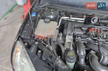 Хэтчбек Ford Focus 2007 в 