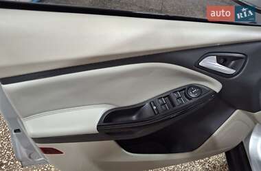 Хэтчбек Ford Focus 2013 в 