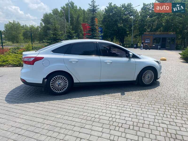 Седан Ford Focus 2013 в Каменском