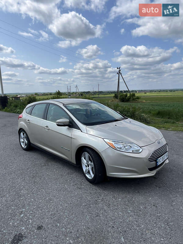 Хэтчбек Ford Focus 2017 в Винниках
