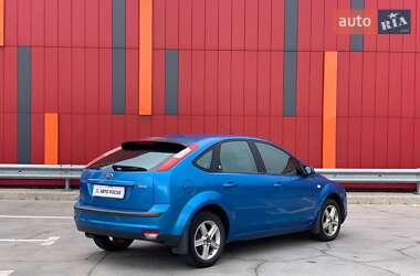 Хэтчбек Ford Focus 2005 в 