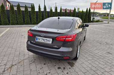 Седан Ford Focus 2015 в 