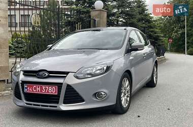 Хэтчбек Ford Focus 2012 в 