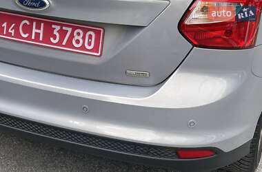 Хэтчбек Ford Focus 2012 в 