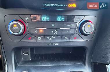 Хэтчбек Ford Focus 2016 в 