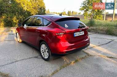 Хэтчбек Ford Focus 2016 в 