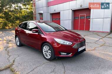 Хэтчбек Ford Focus 2016 в 