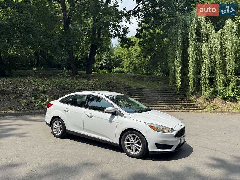 Седан Ford Focus 2016 в 