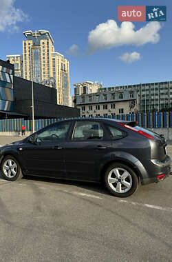 Хэтчбек Ford Focus 2007 в 