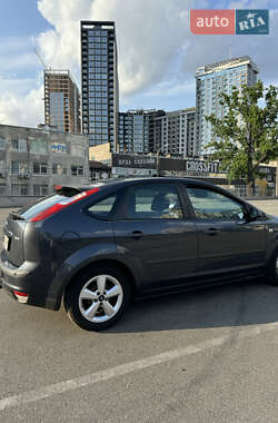 Хэтчбек Ford Focus 2007 в 