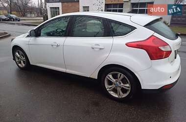 Хэтчбек Ford Focus 2013 в 