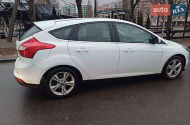 Хэтчбек Ford Focus 2013 в 