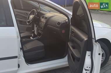 Хэтчбек Ford Focus 2005 в 