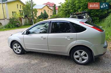 Хэтчбек Ford Focus 2007 в 