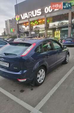 Хэтчбек Ford Focus 2011 в 