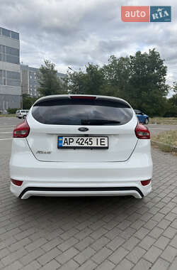 Хэтчбек Ford Focus 2015 в 