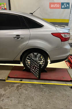 Седан Ford Focus 2013 в 