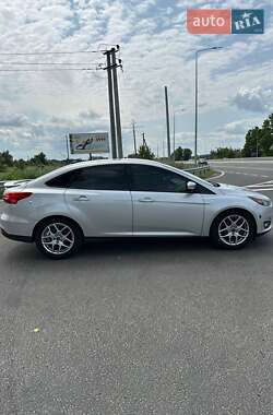 Седан Ford Focus 2015 в 
