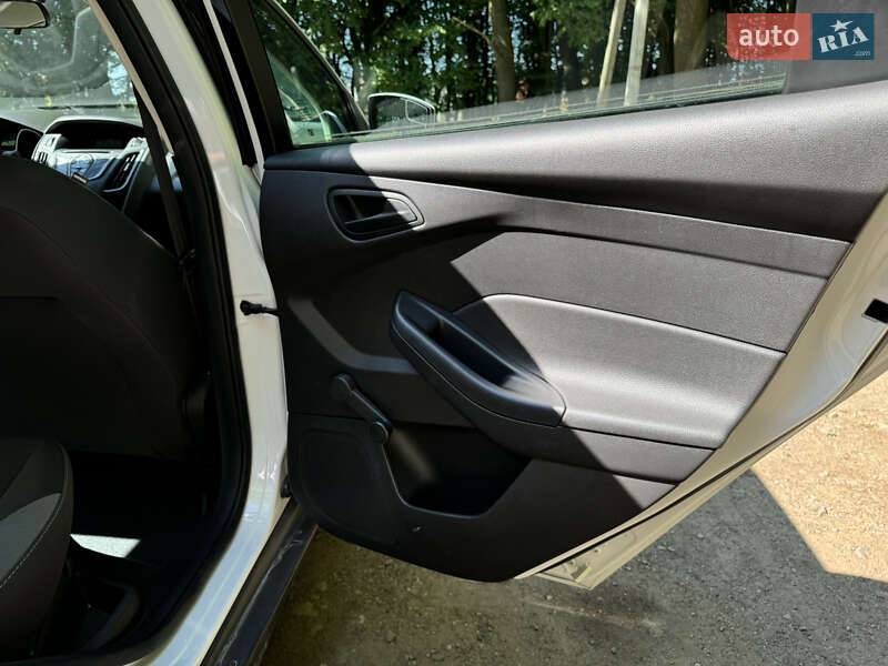Седан Ford Focus 2012 в Львове