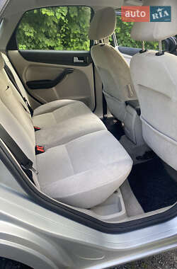 Хэтчбек Ford Focus 2006 в 