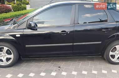 Хэтчбек Ford Focus 2006 в 