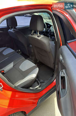 Хэтчбек Ford Focus 2013 в 