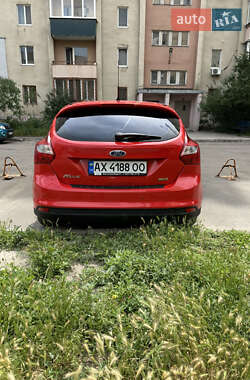Хэтчбек Ford Focus 2013 в 