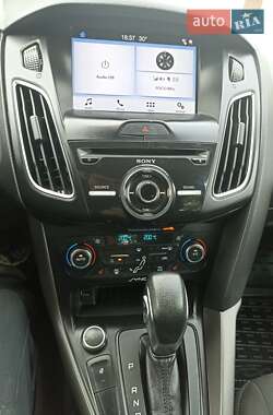 Седан Ford Focus 2017 в 