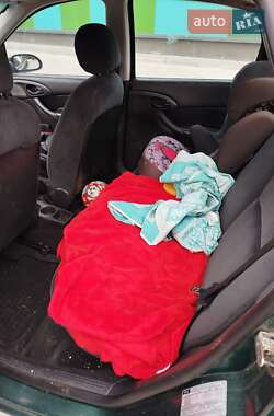 Седан Ford Focus 2000 в 