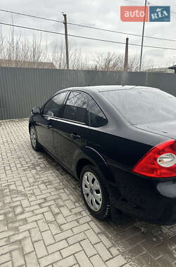 Седан Ford Focus 2010 в 