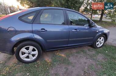 Хэтчбек Ford Focus 2005 в 