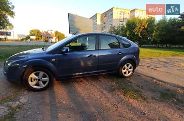 Хэтчбек Ford Focus 2005 в 