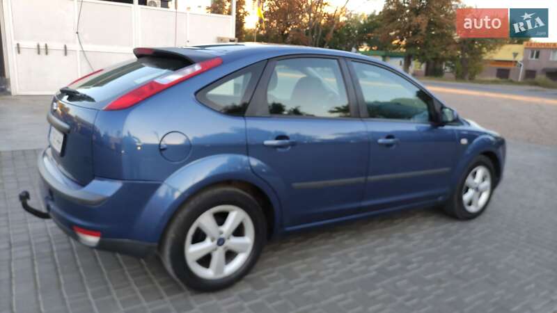 Хэтчбек Ford Focus 2005 в Первомайске
