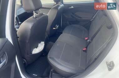 Хэтчбек Ford Focus 2013 в 