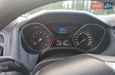 Хэтчбек Ford Focus 2013 в 