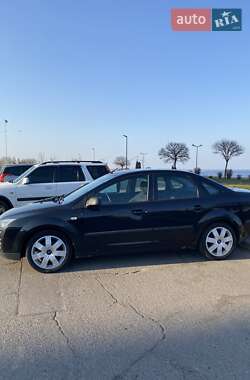 Седан Ford Focus 2005 в 