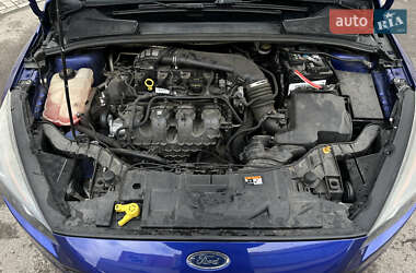 Хэтчбек Ford Focus 2013 в 