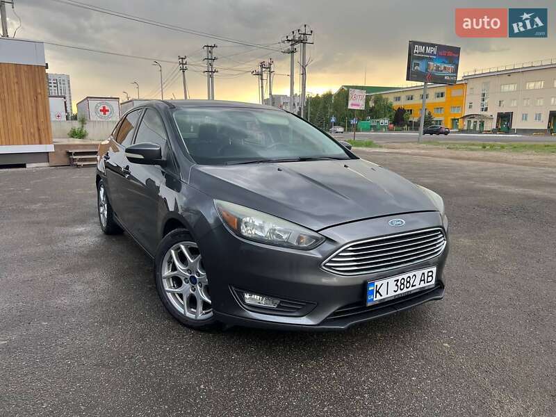 Седан Ford Focus 2015 в 