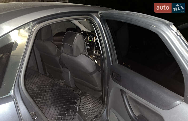 Хэтчбек Ford Focus 2005 в Днепре