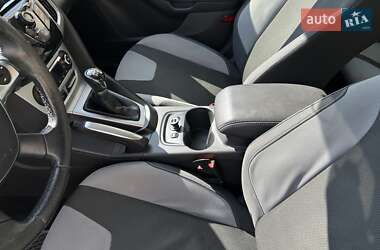 Седан Ford Focus 2011 в 