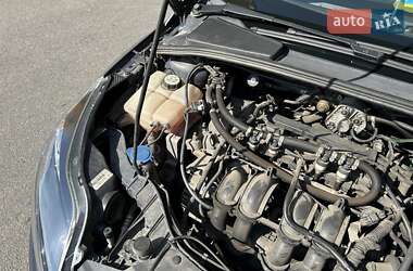 Седан Ford Focus 2011 в 