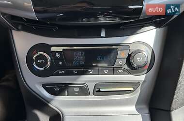 Седан Ford Focus 2011 в 