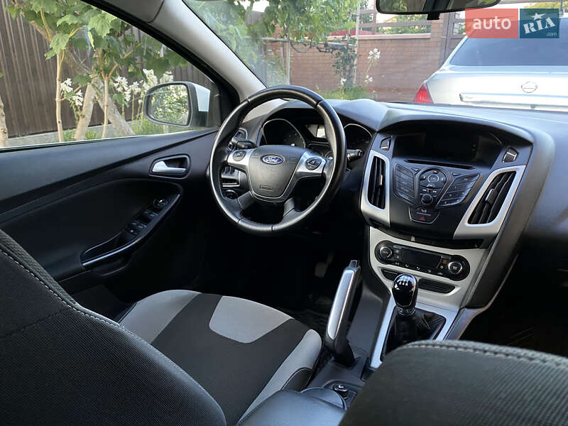 Хэтчбек Ford Focus 2012 в Черноморске