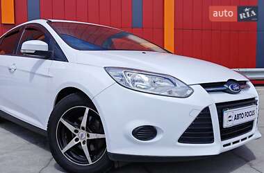 Хэтчбек Ford Focus 2014 в 