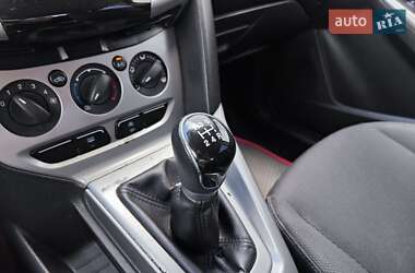 Хэтчбек Ford Focus 2014 в 
