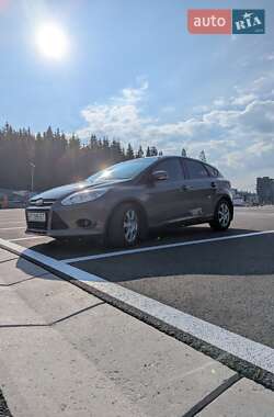 Хэтчбек Ford Focus 2014 в 