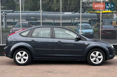 Хэтчбек Ford Focus 2007 в 